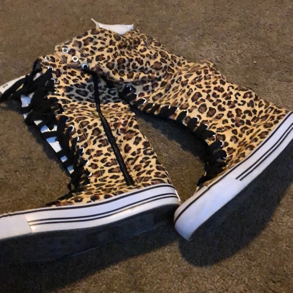 Shoes - Picture 4 of 4